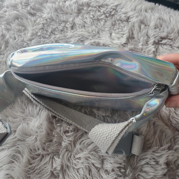 Irridescent Metallic Silver Fanny Pack - Picture 5 of 5